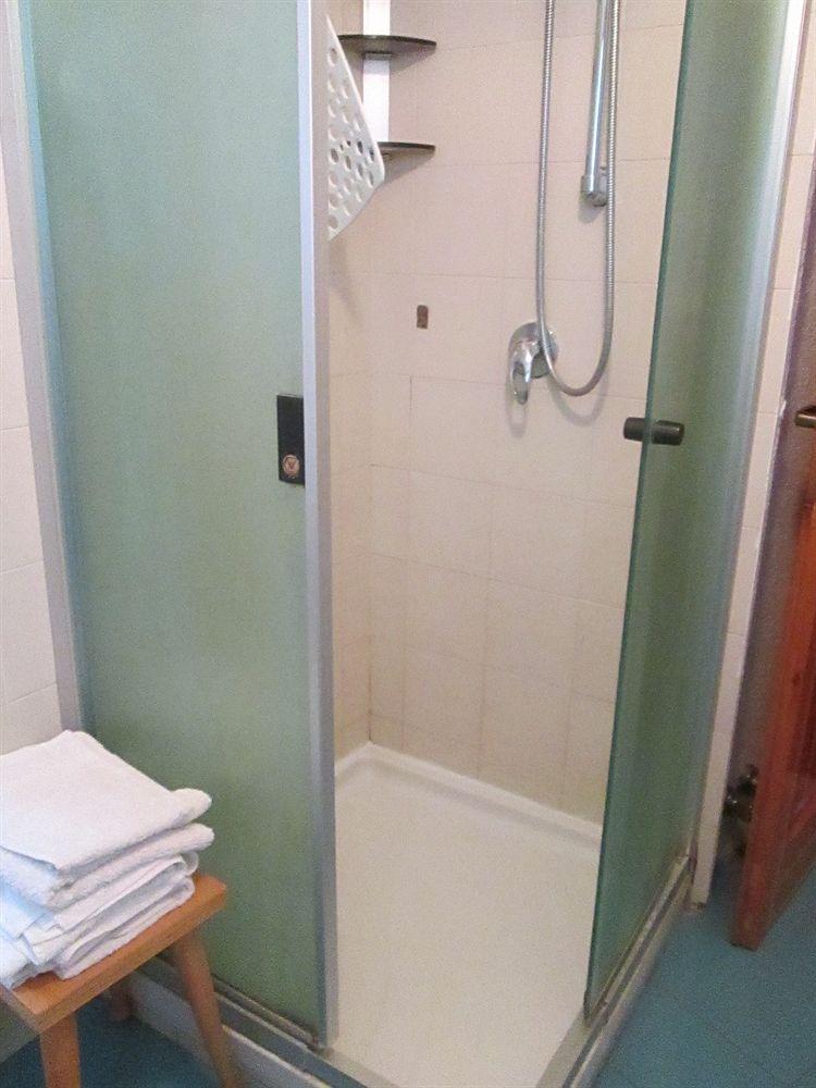 Hotel Cecchin アオスタ エクステリア 写真