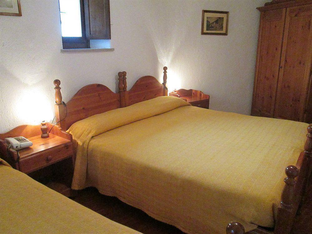 Hotel Cecchin アオスタ エクステリア 写真