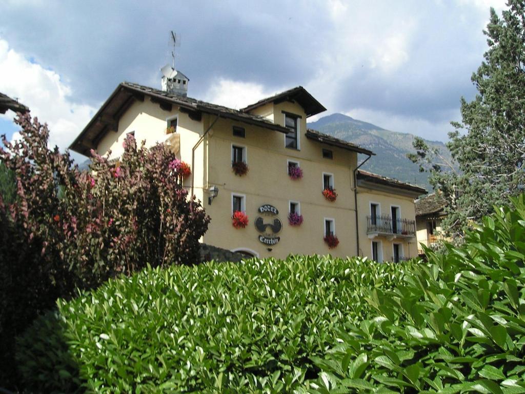 Hotel Cecchin アオスタ エクステリア 写真